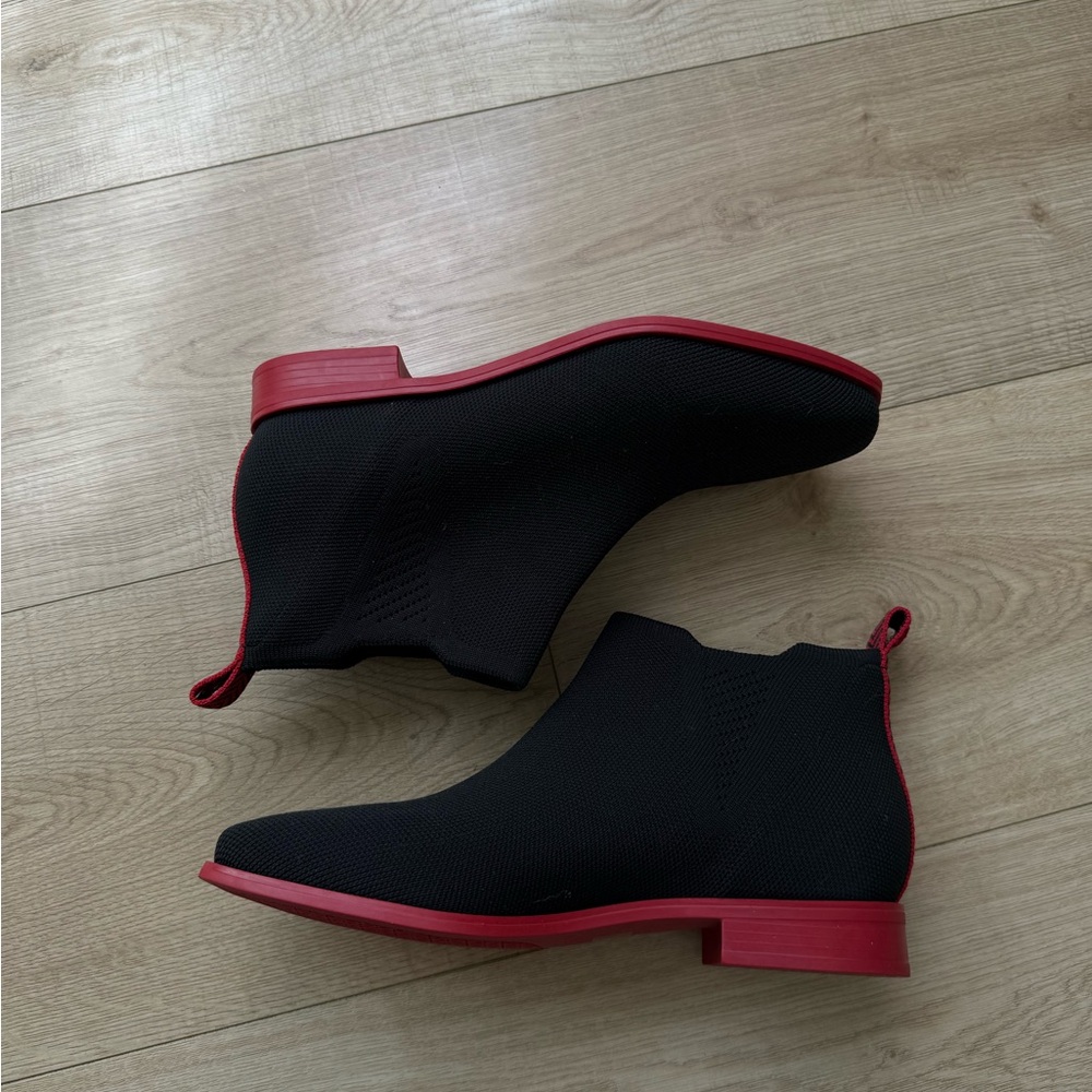 Square toe ankle boot